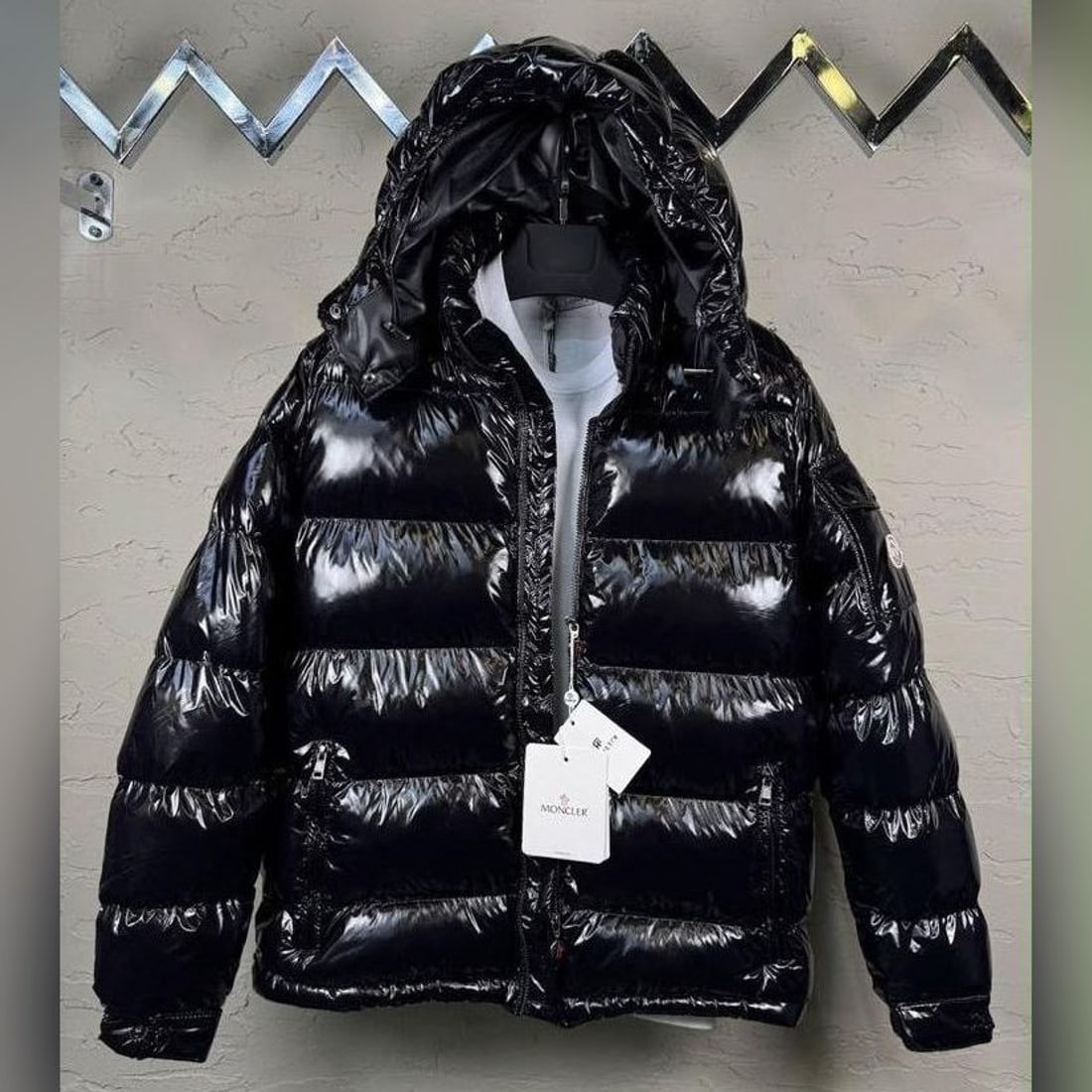 Moncler Sjajna pufer jakna s kapuljačom