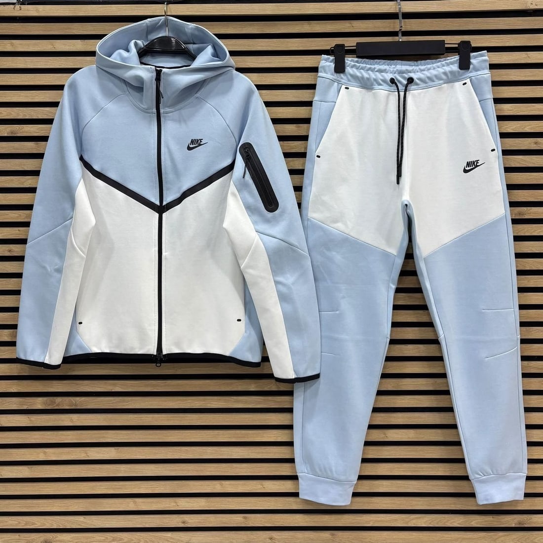 Nike Tech Fleece trenirka (klasični kroj)