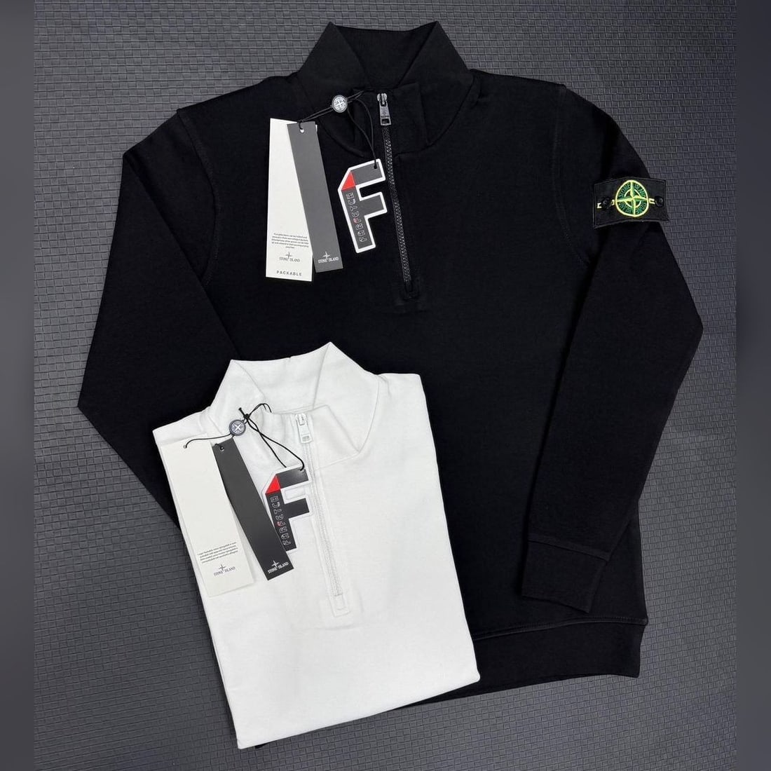 Stone Island Dukserica s patentom do pola